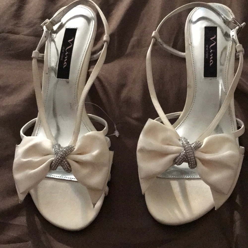 Dress /Wedding shoes never worn
